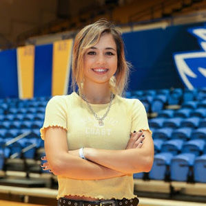 Meet your Posher, Alexis